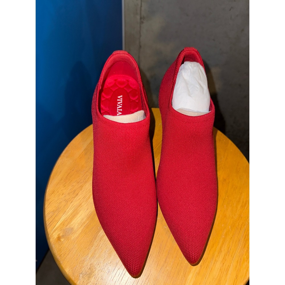 VIVAIA Alana Ruby Red Water Repellent Pointed Toe Ankle Booties Size 39 US 8
